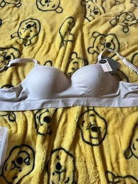 Shapermint bra. Chai color. Size 2xl. Brand new. Tags have been removed not worn